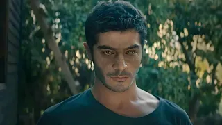 بنت بتقع في حب راجل نصه انسان و نصه ثعبان وبتكتشف إن هو وأهله بيعيشوا تحت الأرض 