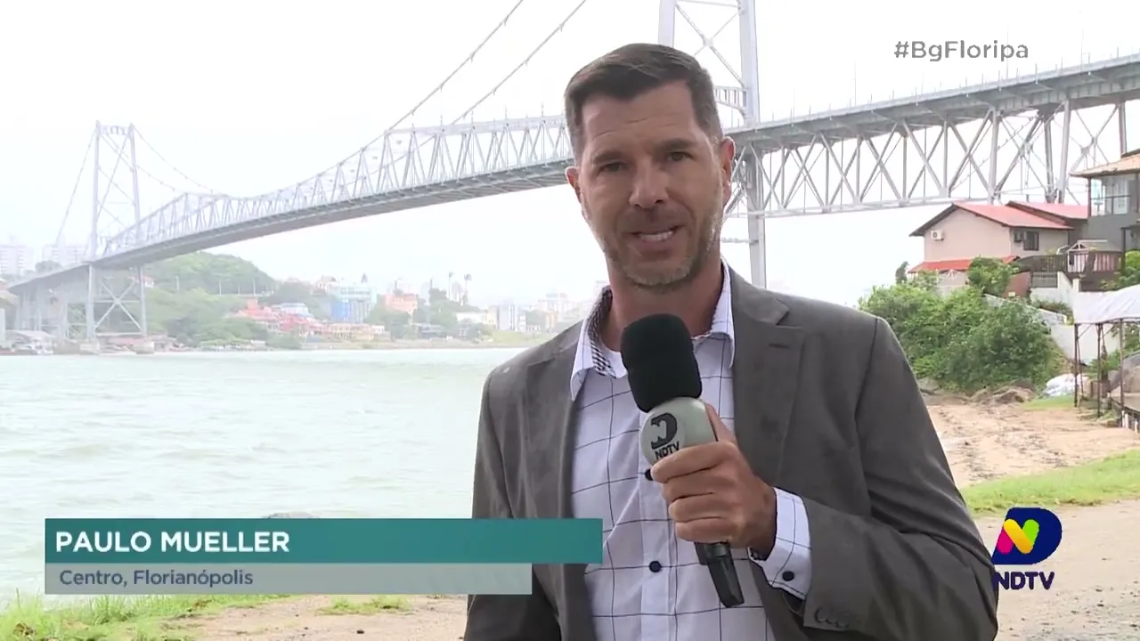 Catamarã deve ser consertado para que capitania dos portos libere os passeios