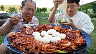 알배기 주꾸미를 통째로 볶았습니다🌶️ 계란·깻잎·마요네즈까지 한 쌈! (Stir-fried Jjukumi, Egg) 요리&먹방!! - Mukbang eating show