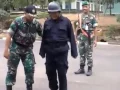 Lucu latihan pbb goyang seluruh badan.. di latih TNI
