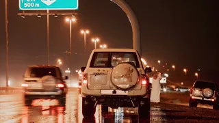 تمشينا والارض غيوم   سكنا في غيمة حمراء   حضنت صورتك   الصورة اصاله دندنها