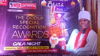 toyin kolade dances as musiliu haruna ishola sings like never before at ooni of ife award ceremony