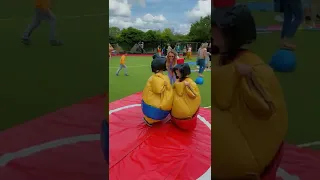 خلودة لعب قتال البطون مع صديقو شوفوا مين فاز 