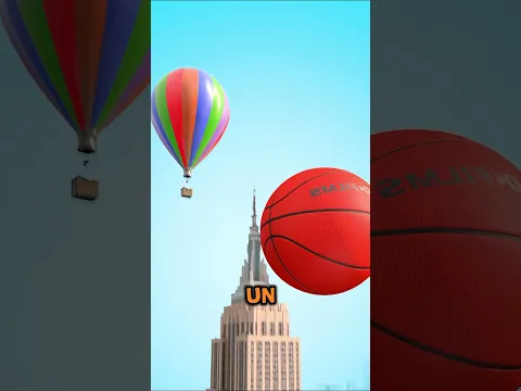 UN BALÓN DE BALONCESTO DESDE UN EDIFÍCIO ALTO