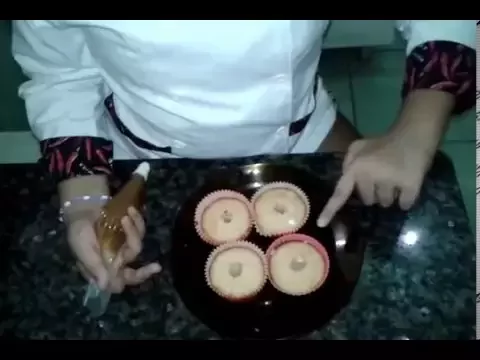 CUPCAKE DE IOGURTE COM RECHEIO DE DOCE DE LEITE!!