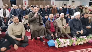 ارايت سوق الحب كيف يقام المنشدانوربكري حمودة جامع طارق بن زياد حلب  برعاية الشيخ بكري حياني دندنها
