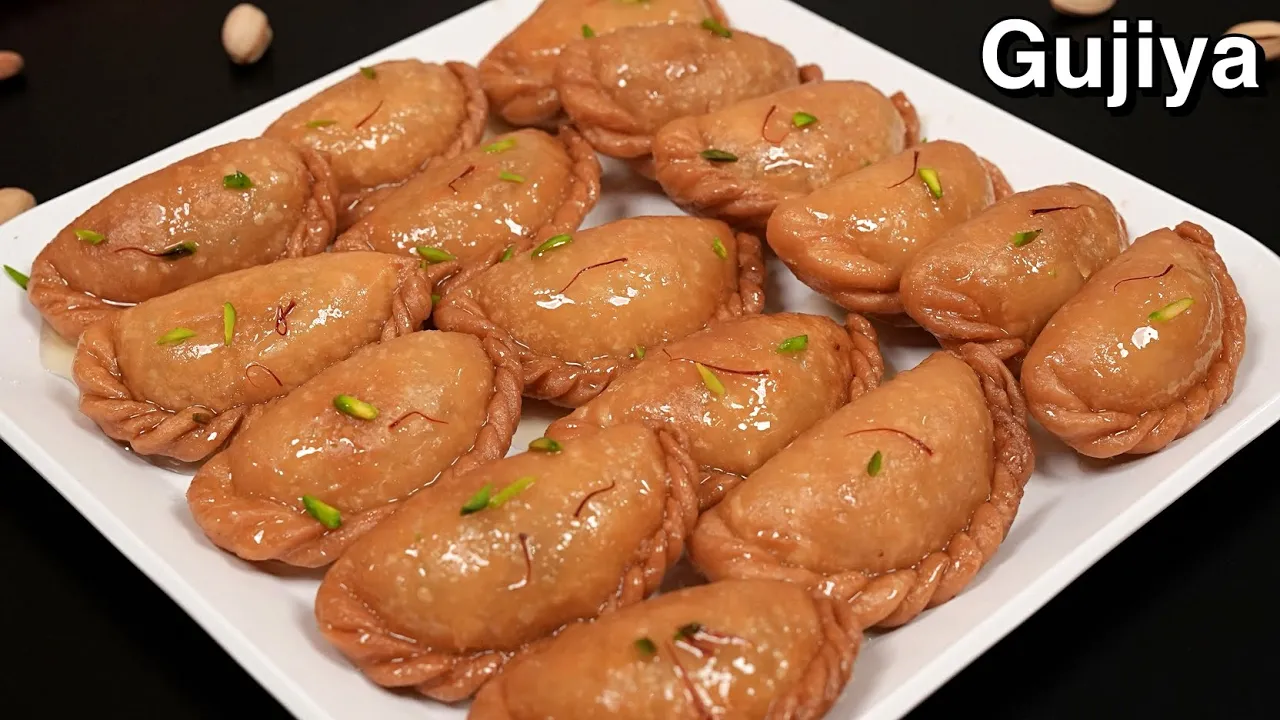 Sooji Gujiya Without Mawa - Semolina Half Moon Shaped Sweet Puffs   Easy Indian Sweet