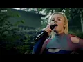 Zara Larsson - Love Me Land - Live in garden-sessions
