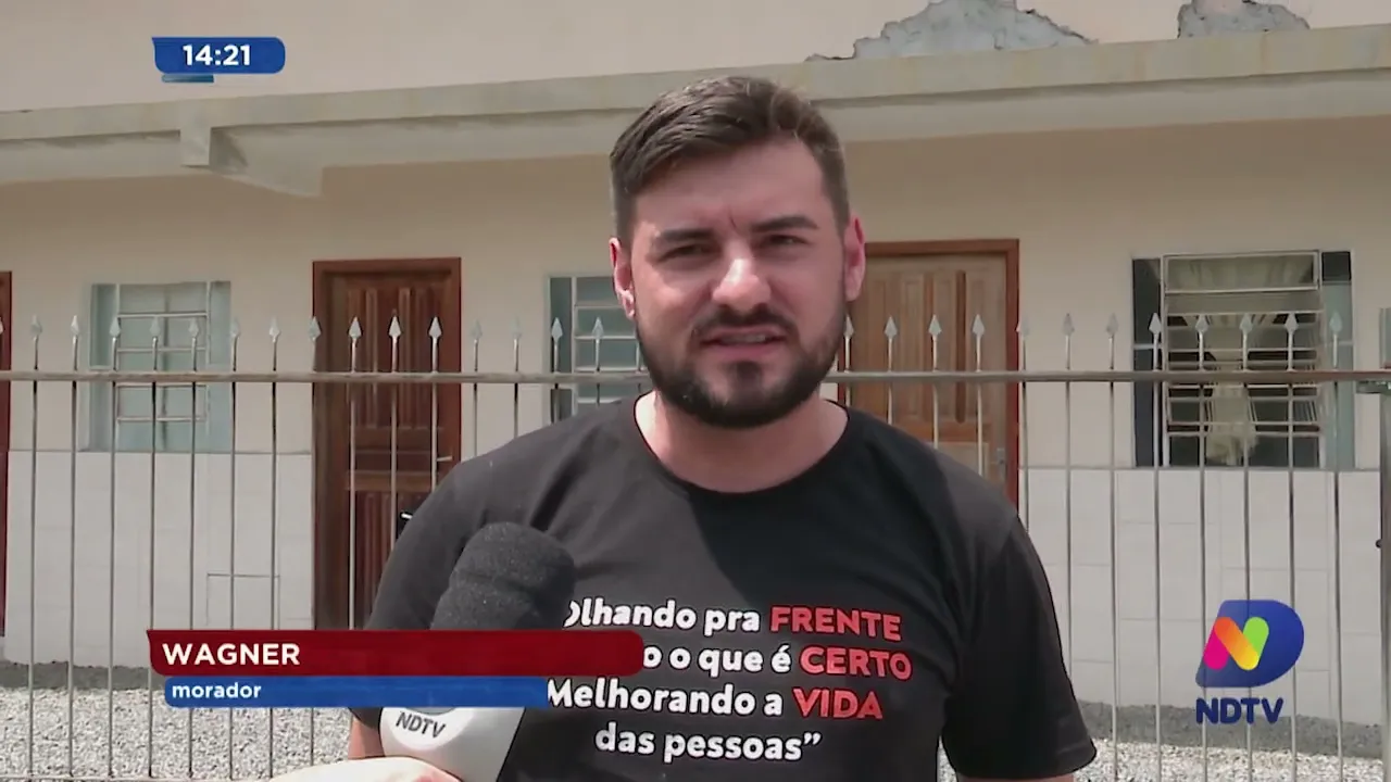 Blumenau: moradores resgatam cachorro preso em bueiro