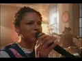 Nectar Woode performs "Light as a feather" for YAM SESSIONS