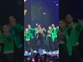 Download Lagu Shah Rukh Khan dancing on Chammak Challo! 💥❤️ #SRK #GlobalVillage