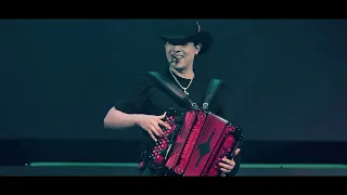 Cornelio Vega y Su Dinastía - 15 Besos (En Vivo)