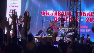 aron afshar khandehato ghorboun live dushanbe