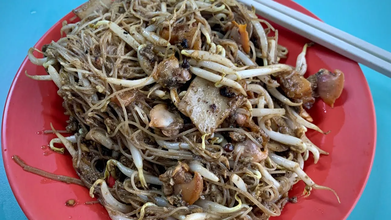 Outram Park char kway teow: you can ask for BEEHOON instead! (Singapore street food)