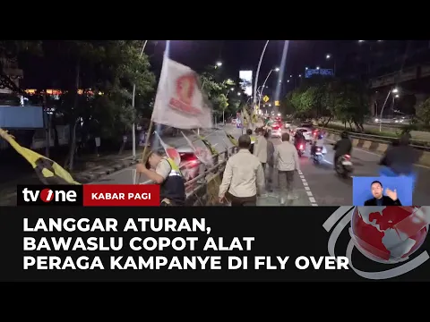 Bawaslu Cabut 784 Bendera Parpol Terpasang di Flyover