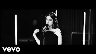 BANKS - If We Were Made Of Water (1 Mic 1 Take)