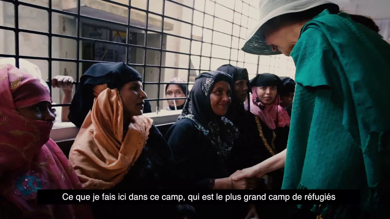 Ashley Judd rencontre des réfugiés Rohingya au Bangladesh