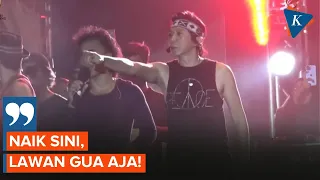 momen bimbim slank tantang penonton yang bikin ricuh konser naik sini lawan gua aja