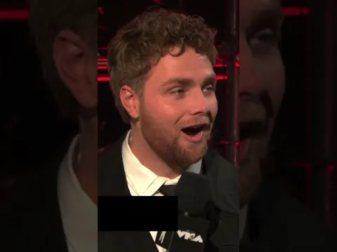 Alex Warren wins Best New Artist at the 2025 #VMAs