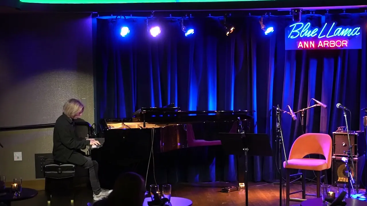 KENT AT JAZZ LOUNGE