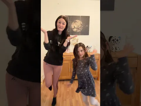 Emilia und Saskia klopfen den Trend? 😂🤷♂️
