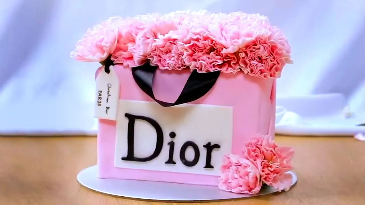 Is it CAKE or FAKE?  Realistic Cake   Dior Bag Cake Recipe