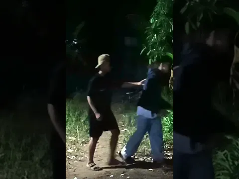 Bikin kocar kacir prank pocong di Pohon pisang #short #pocongsensasi #videolucu #viral #exposecisoka