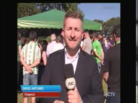 Centenas de pessoas prestaram a última homenagem a Rafael Henzel