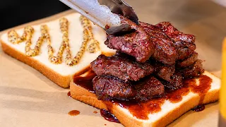 Japanese Street Food - GIANT BEEF STEAK SANDWICHES Tokyo Japan