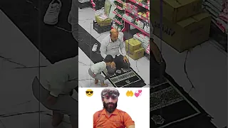 حين يكون الأب م صل ي ا لا تحتاج الطفولة لدروس 