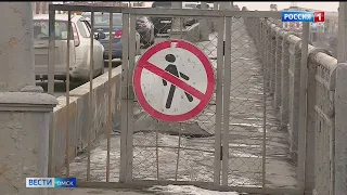 На Ленинградскому мосту с правой стороны из-за строительства развязки сняли перила