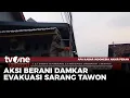 Petugas Damkar Evakuasi Sarang Tawon yang Mengancam Warga | AKAP tvOne