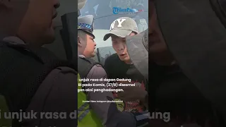Heated Argument Between Protesters and Police as Bus is Intercepted En Route to Major DPR Protest
