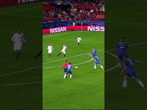 BONUCCI WITH A LEFT-FOOTED ROCKET! 🚀