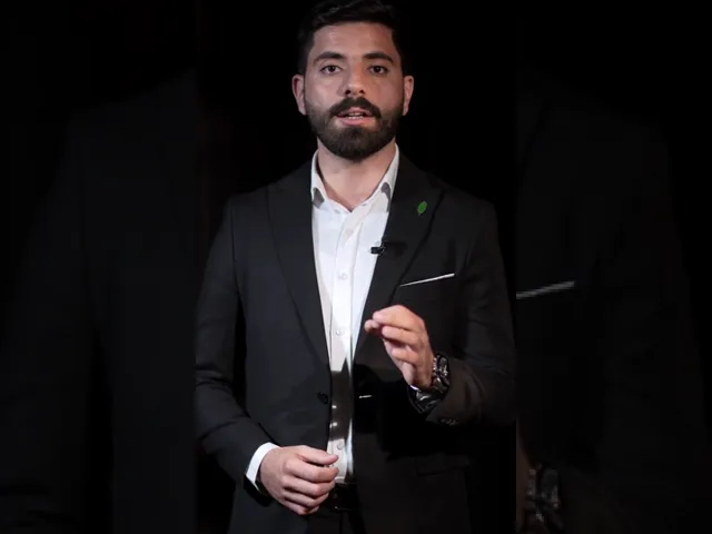 ⁣مثل حياة ابائه علم وجهاد وفضائل ومآثر وسيرة علوية المنهج ومحمدية الرسالة إمامنا الباقر عليه السلام.