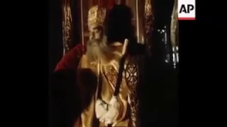 فيديو   من جنازة البابا كيرلس السادس بجودة عالية   لقطات نادرة جد ا جد ا   دندنها