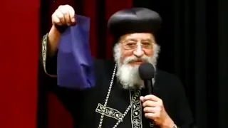 البابا تواضروس يفاجئ الآباء الكهنة بهدية غير متوقعة 