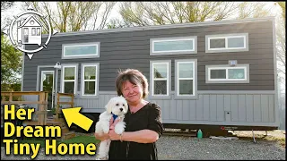 Download She retired in a Tiny House Village for her senior years MP3
