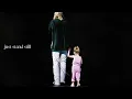 Download Lagu Noah Cyrus - Noah (Stand Still) feat. Billy Ray Cyrus (Official Lyric Video)