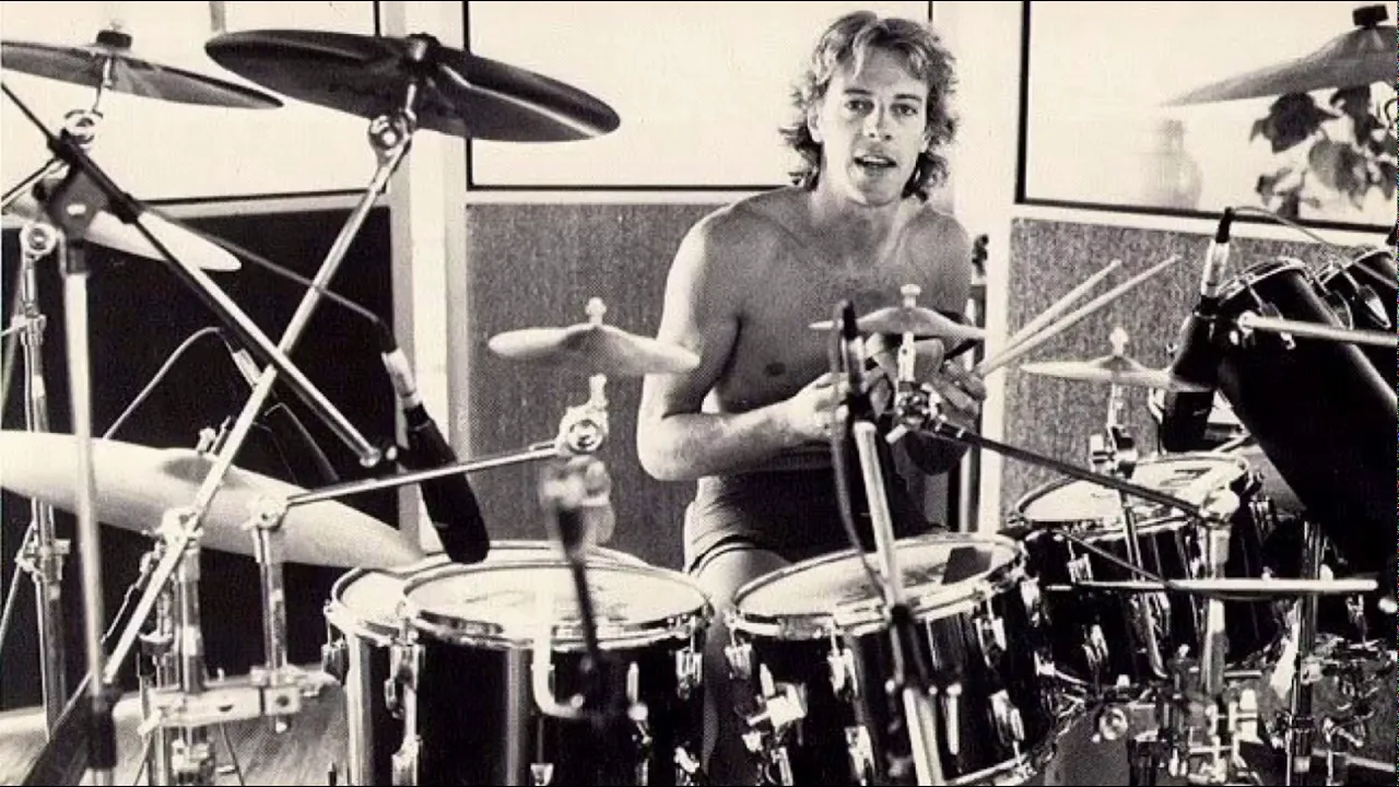 Walking on the moon - Drums only (Stewart Copeland) - HQ