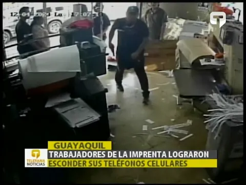 Trabajadores de la imprenta lograron esconder sus teléfonos celulares