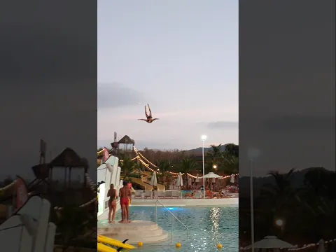 Fails of the day 🫣✈️💦 #tutorial #travel #swimming #waterpark #free #marvel #DC #Spiderman #iphone