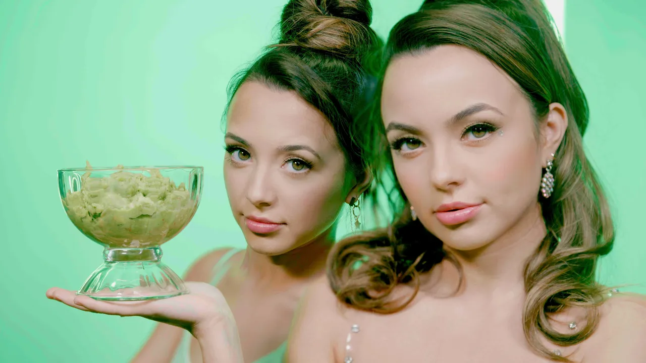 WAP Parody Cardi B - GUACAMOLE - Merrell Twins