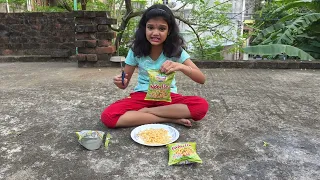 কৃতিকা Noodles খাবারের প্যাকেট এর ভিতর থেকে কি কি নতুন Gift পেলো@Kritika Channel 