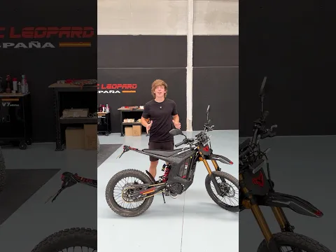 Esta moto eléctrica tiene 35cv y se matricula como ciclomotor 😳