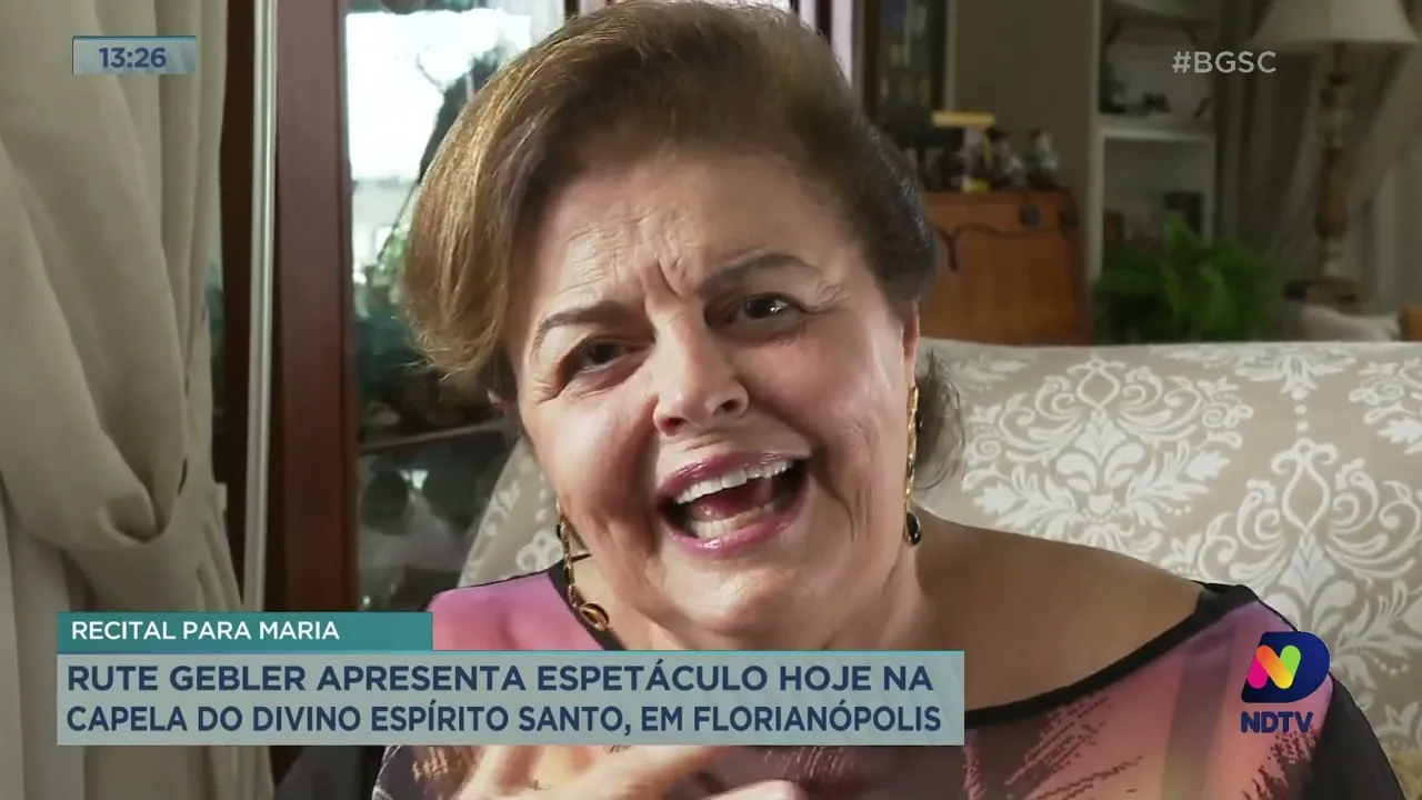 Rute Gebler apresenta espetáculo na Capelo do Divino Espírito Santo