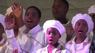 joyful sounds gospel choir sodoma on stage 