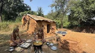 chitrakoot अंधेरी गुफा में कठोर तप कर रहे बाबा की दाल टिक्कड़ की चमत्कारी प्रसादी 
