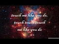 Download Lagu Ellie Goulding - Love Me Like You Do (Lyric Video) HD