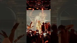 Obrigado, RJ! 🍷A estreia da tour VINHO no @circovoador foi linda demais.🎥 Larissa Queiroz #musica